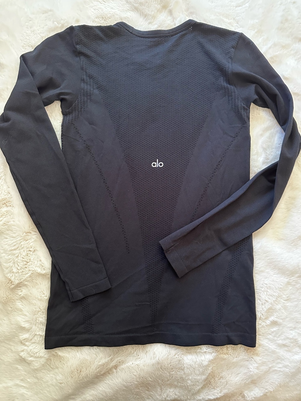 alo Seamless Essential Long Sleeve - Picture 3 of 9